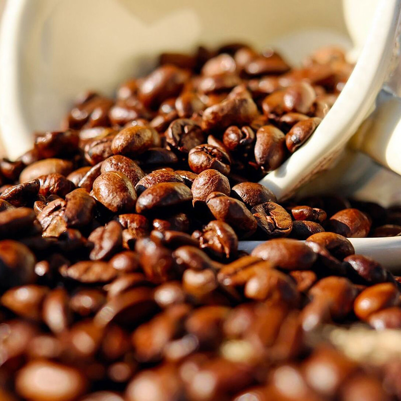 Makinang Panggigiling ng Kape